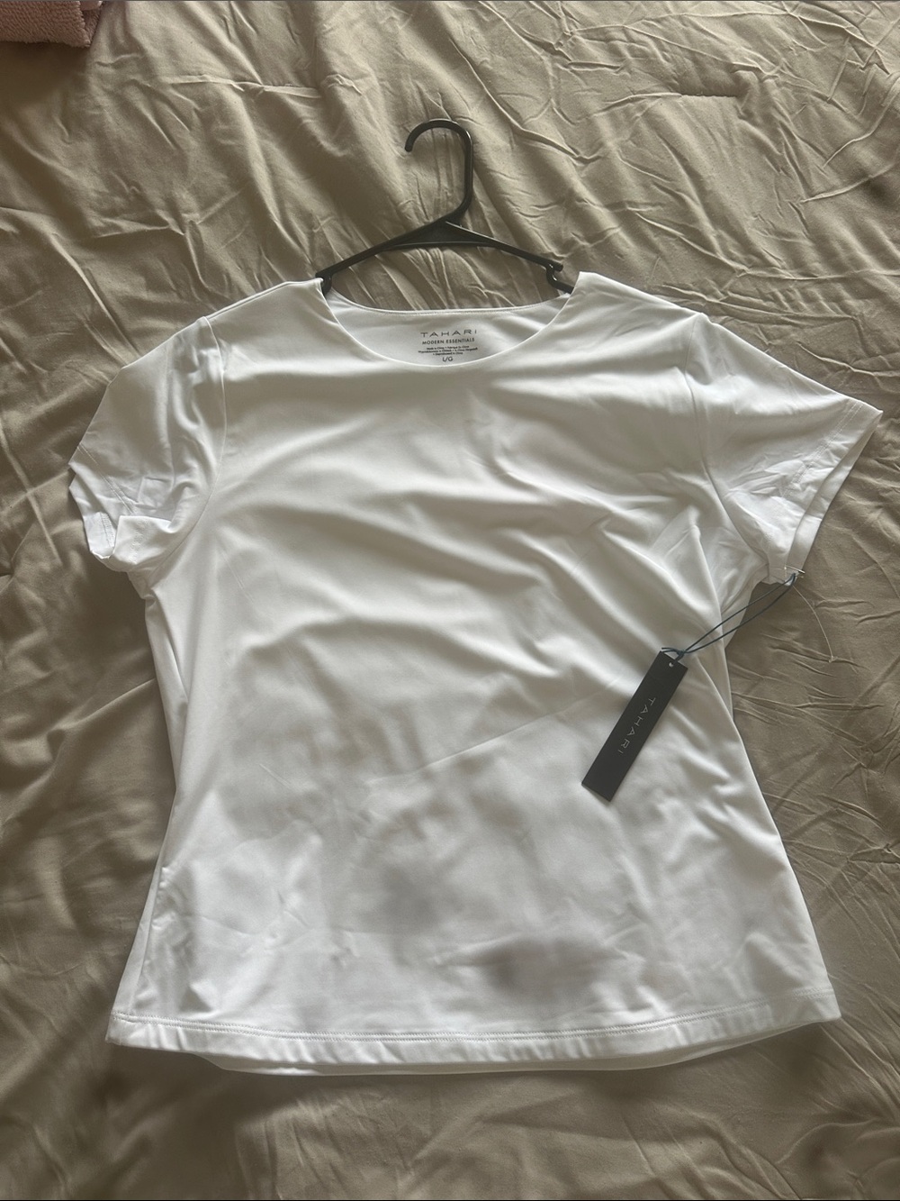 Tahari White Short Sleeve Crew Neck Tee